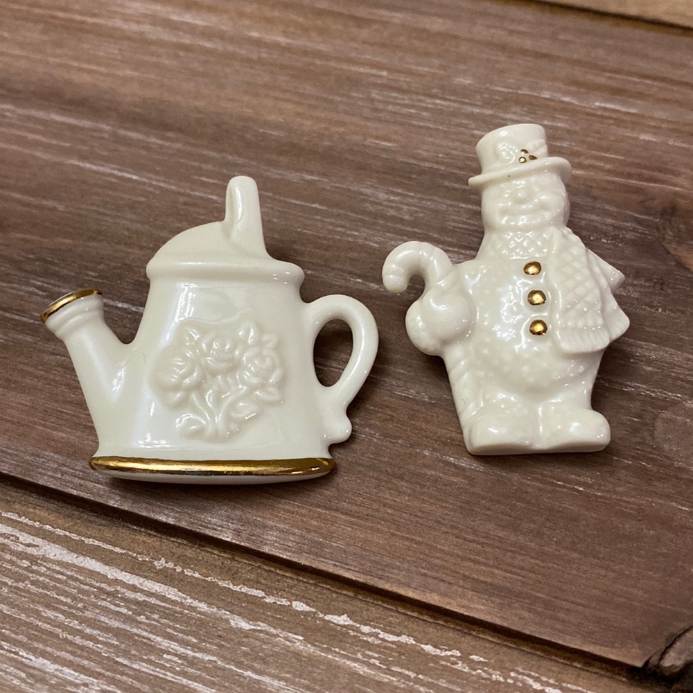 2 Lenox brooches